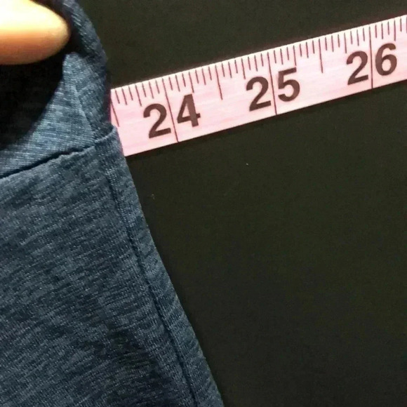 Under Armor Loose Fit athletic pullover/jacket, 1/4 zip,logo graphic,lightweight - Picture 7 of 8